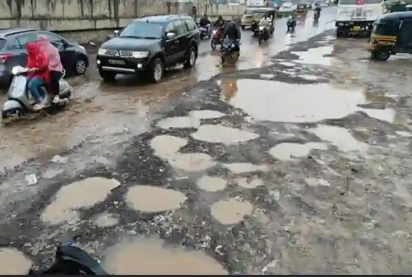 Issue image: Disgusting roads in Pune